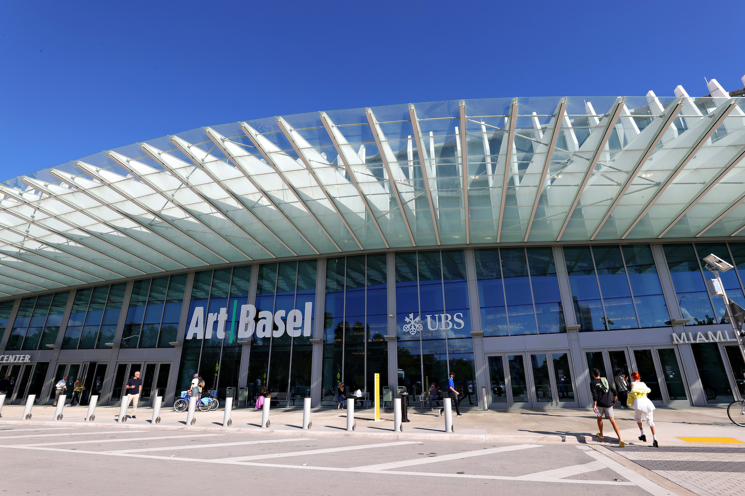 MIAMI, FLORIDA - NOVEMBER 30: An exterior view of Miami Beach Convention Center during Art Basel Miami Beach on November 30, 2021 in Miami, Florida. (Photo by Cindy Ord/Getty Images)
