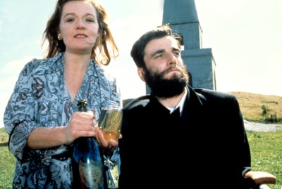 Ruth McCabe and Daniel Day-Lewis in My Left Foot (1989)